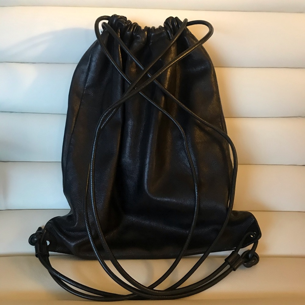 ▪️BLACK LEATHER BACKPACK▪️ - Picture 2 of 4